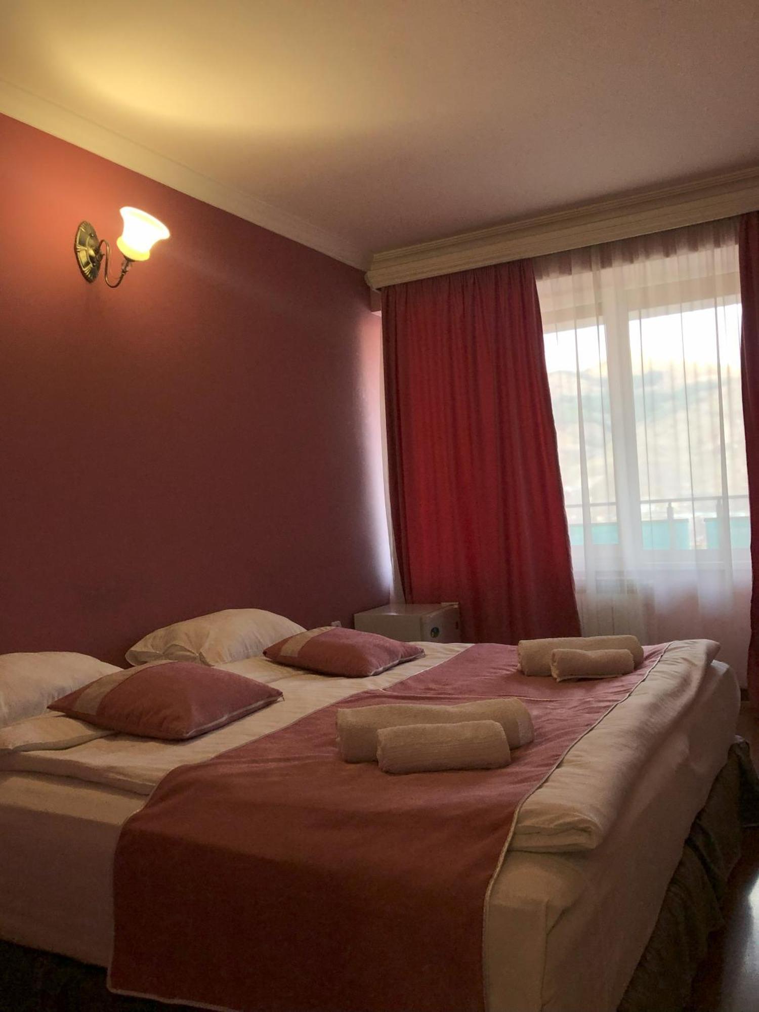 Goris Hotel Extérieur photo